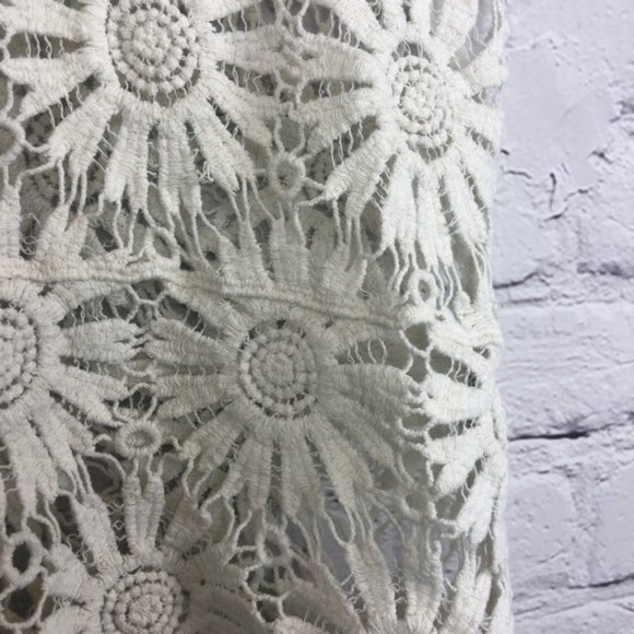 Forever 21 Top Crochet Floral Open Knit Crop Sz Sm - Picture 2 of 8